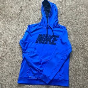 royal blue nike therma-fit hoodie